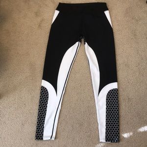 Yoga pants/ workout leggings